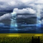 Hologramy na niebie i globalne zwiedzenie: czy ludzkość stoi w obliczu ostatecznej manipulacji?